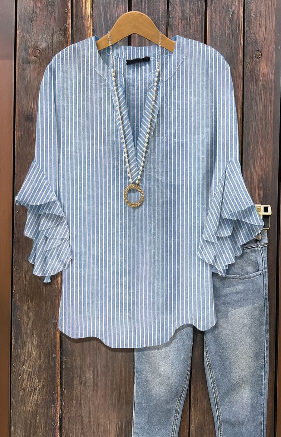 AZUCENA | BLUSA FLORAL CON VOLANTES Y DETALLE ARTESANAL