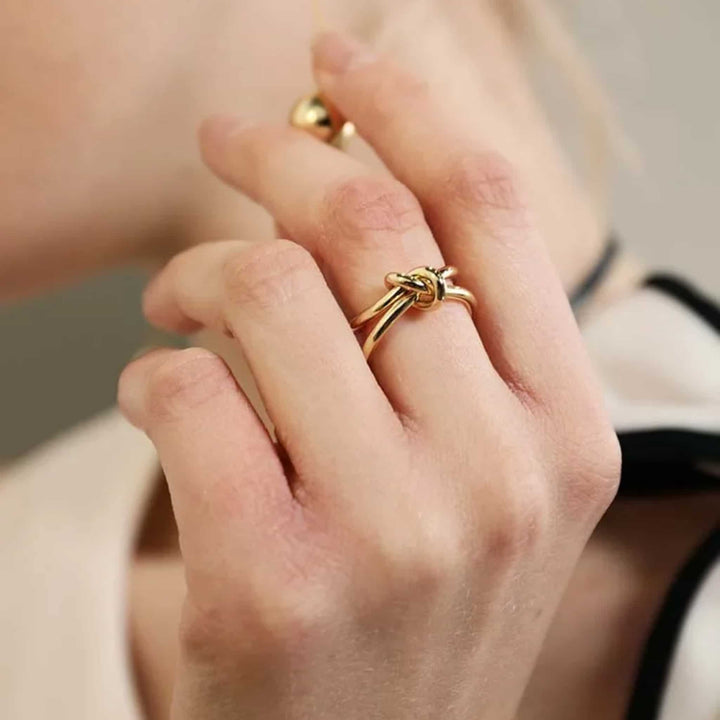 AMOUR KNOT | ANILLO ESCANDINAVO DE CONEXIÓN Y FUERZA SILENCIOSA