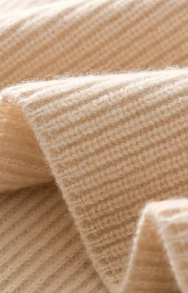 SOFÍA | CAPA DE LANA CON CUELLO ALTO