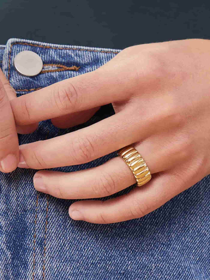 VERA | ANILLO ESCULTÓRICO Y AUDAZ