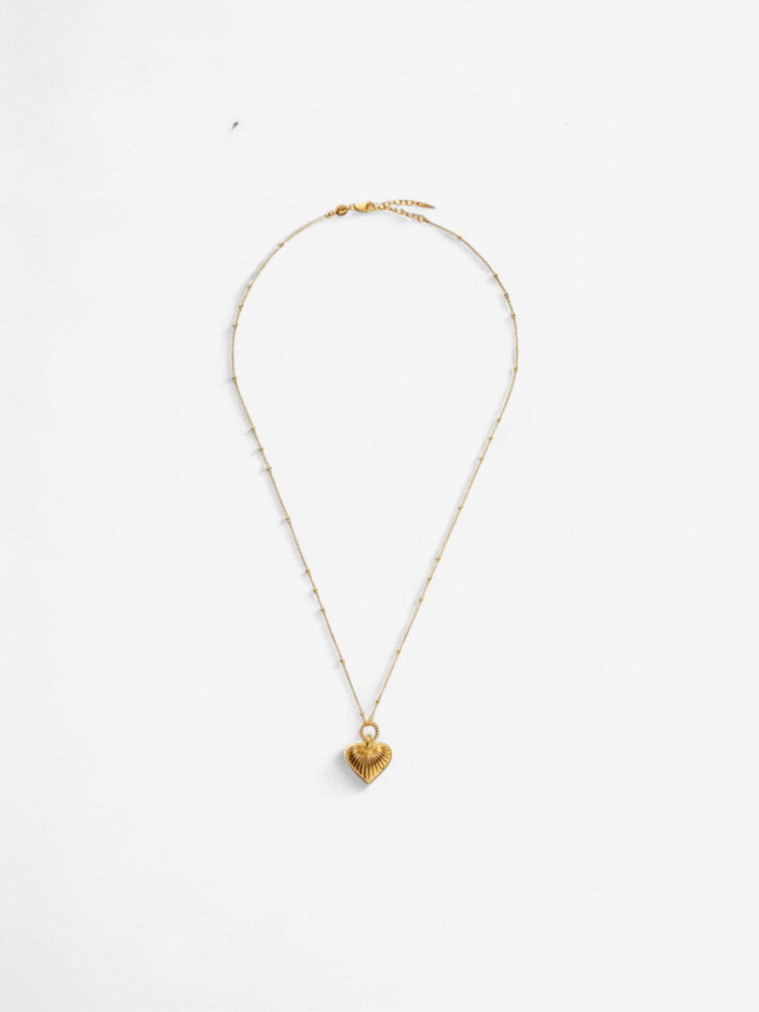 AMOUR | COLLAR CON CORAZÓN ESCULPIDO Y CADENA DE CUENTAS