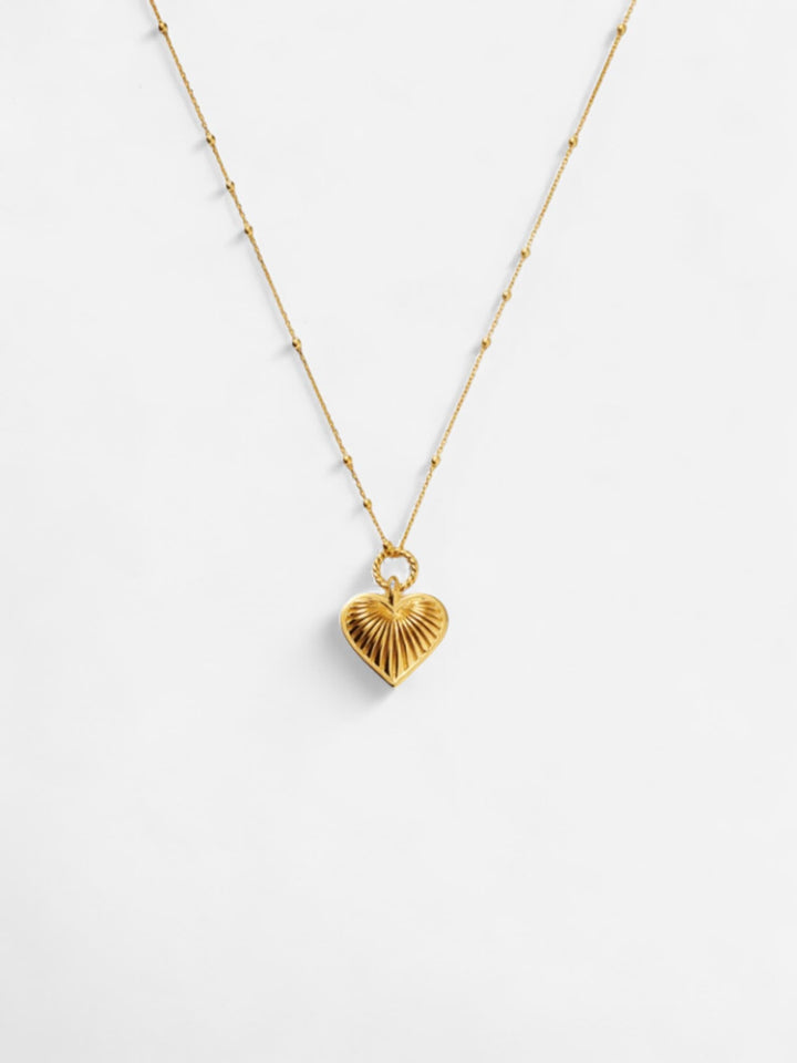 AMOUR | COLLAR CON CORAZÓN ESCULPIDO Y CADENA DE CUENTAS
