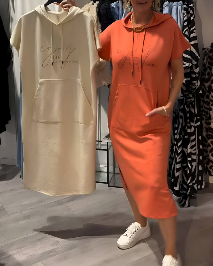CARLOTA | VESTIDO CON CAPUCHA Y ESTILO DESENFADADO