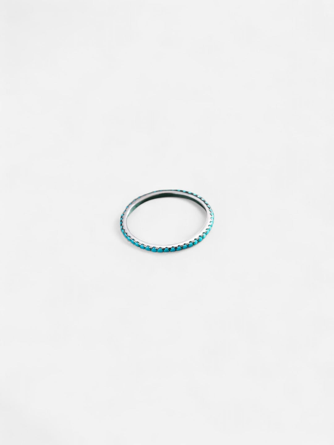 AURORA ETERNITY | ANILLO CON PIEDRAS TURQUESAS Y ELEGANCIA ESCANDINAVA