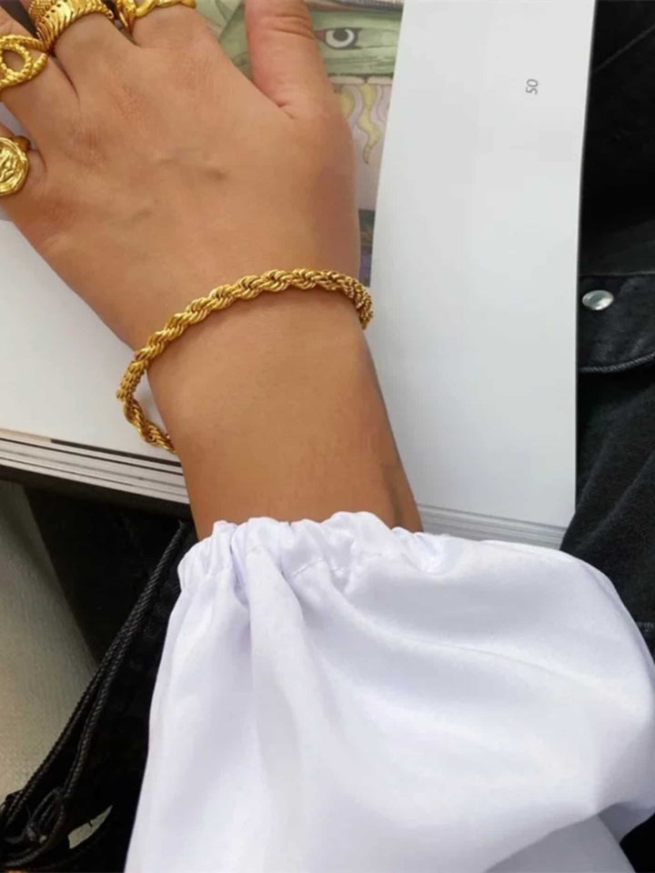 SOLEIL ROPE | PULSERA DE CUERDA DORADA CON BRILLO ATEMPORAL