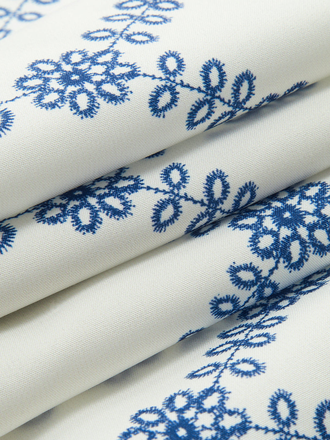 SOFÍA | CONJUNTO BORDADO BLANCO Y AZUL