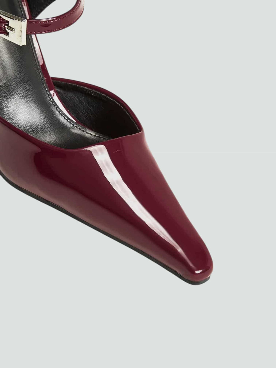 VICTORIA | TACONES CON PULSERA Y PUNTA ESTILIZADA