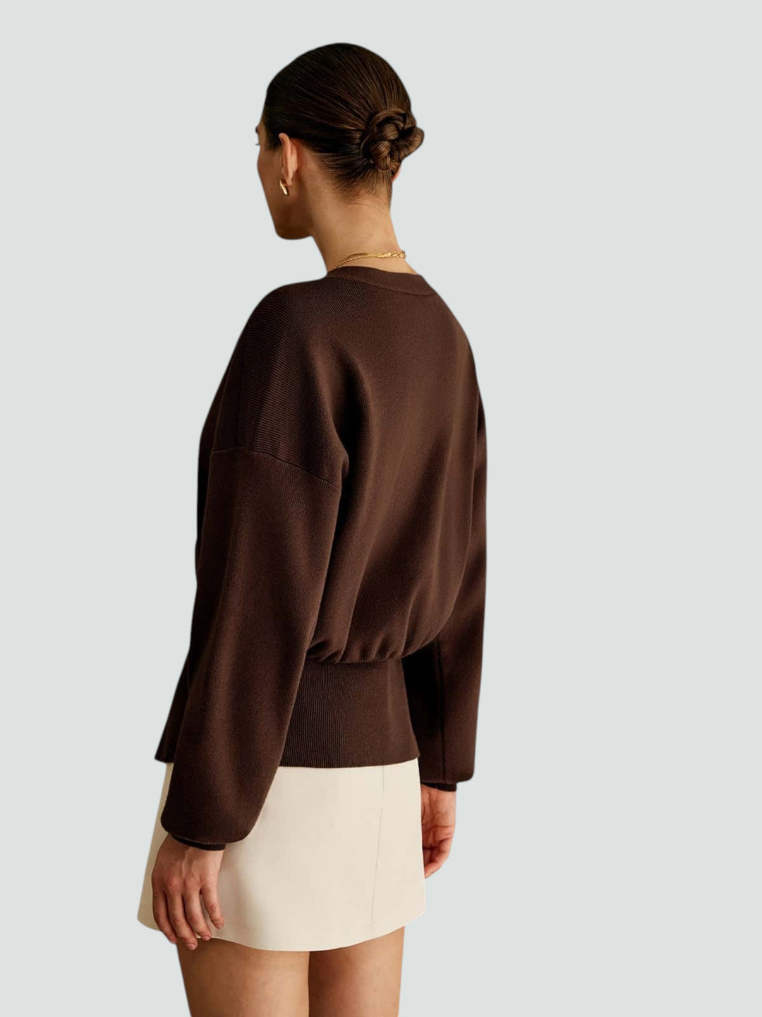 SOFÍA | CÁRDIGAN ENTALLADO CON BOTÓN ESCULTÓRICO