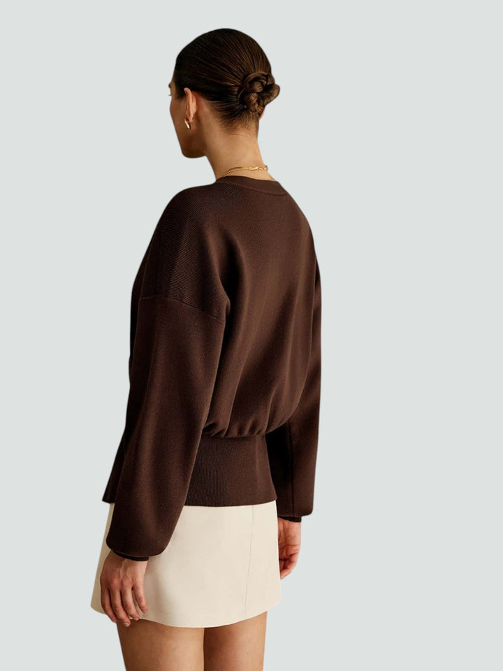 SOFÍA | CÁRDIGAN ENTALLADO CON BOTÓN ESCULTÓRICO