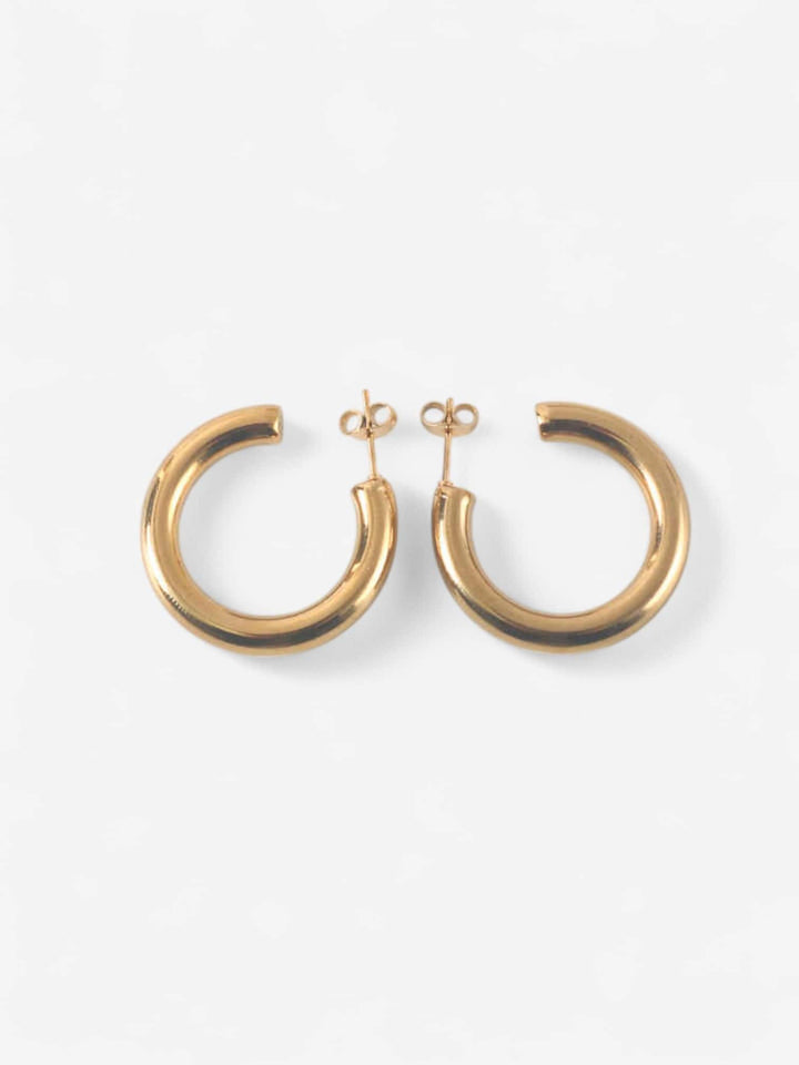 VITA | AROS GRUESOS DORADOS CON ACABADO PULIDO