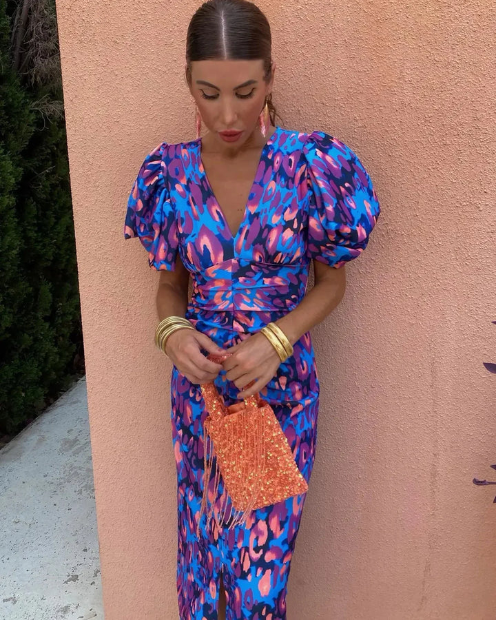 SIMONA |  Elegante vestido de dama con escote en V y mangas abullonadas