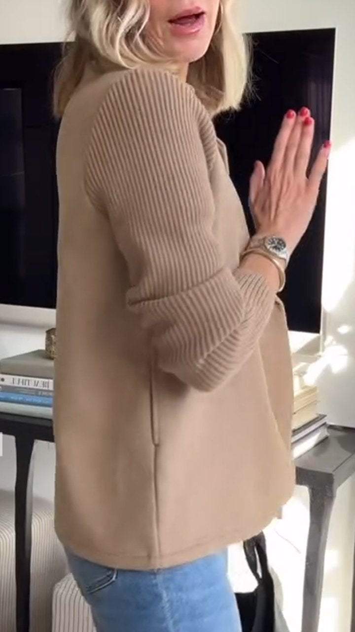Amelia™ | Chic Blazer with Knitted Sleeves