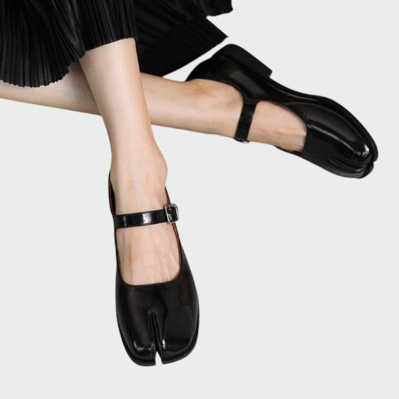 Patricia | Split-Toe Buckle Mary Jane Shoes